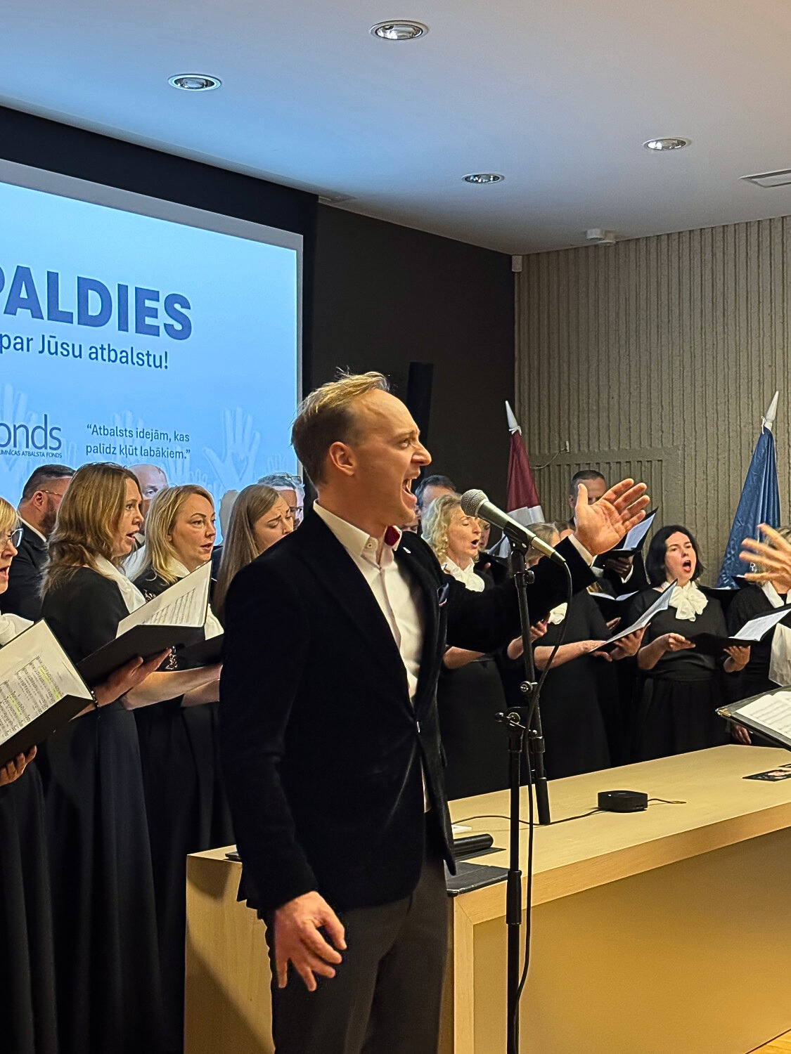 Ar neaizmirstamu komponista Raimonda Tigula, solista Daumanta Kalniņa un Austrumu slimnīcas kora “Stella Vitalis” koncertu Afonds atskatās uz 2025.gadā paveikto